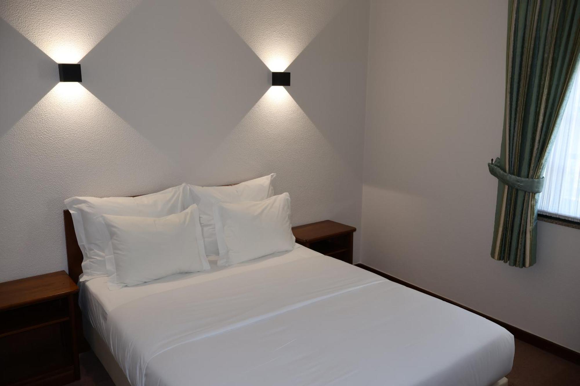 Hotel Santhyago Trofa Eksteriør bilde
